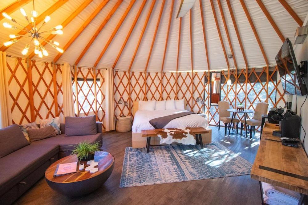 Yurts - Luxury Luxuszelt 2*